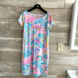 Lilly Pulitzer Short Sleeve Marlowe Dress in the Multi Carnivale Coral print